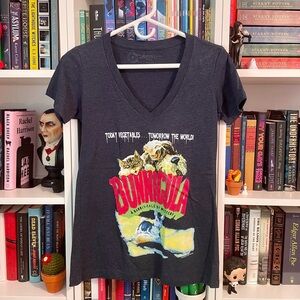 Out of Print Bunnicula Women’s Relaxed Fit T Shirt, Size Medium